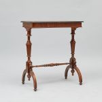 1020 1423 COFFEE TABLE